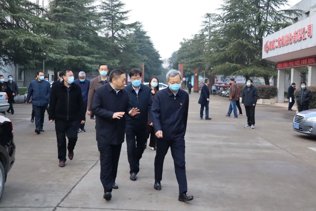 Xinyang City mayor Shang Chaoyang and his delegation came to Henan no. 2 spinning machine inspection and sympathy