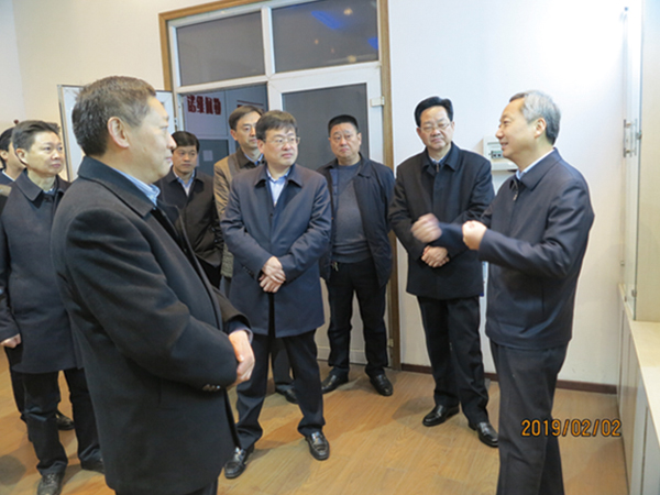 Mayor Shang Chaoyang and his party came to the company for condolences and inspections